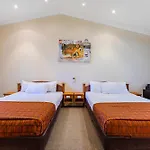 Roma Explorers Inn
