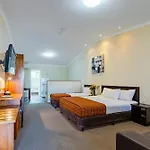 Roma Explorers Inn