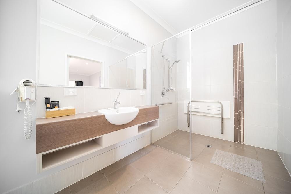 Inland Motor 4*