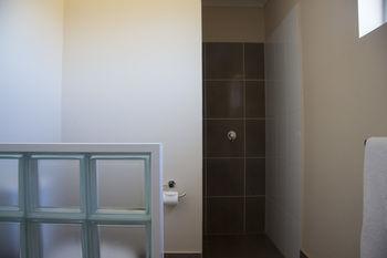 Explorers Motel 4*