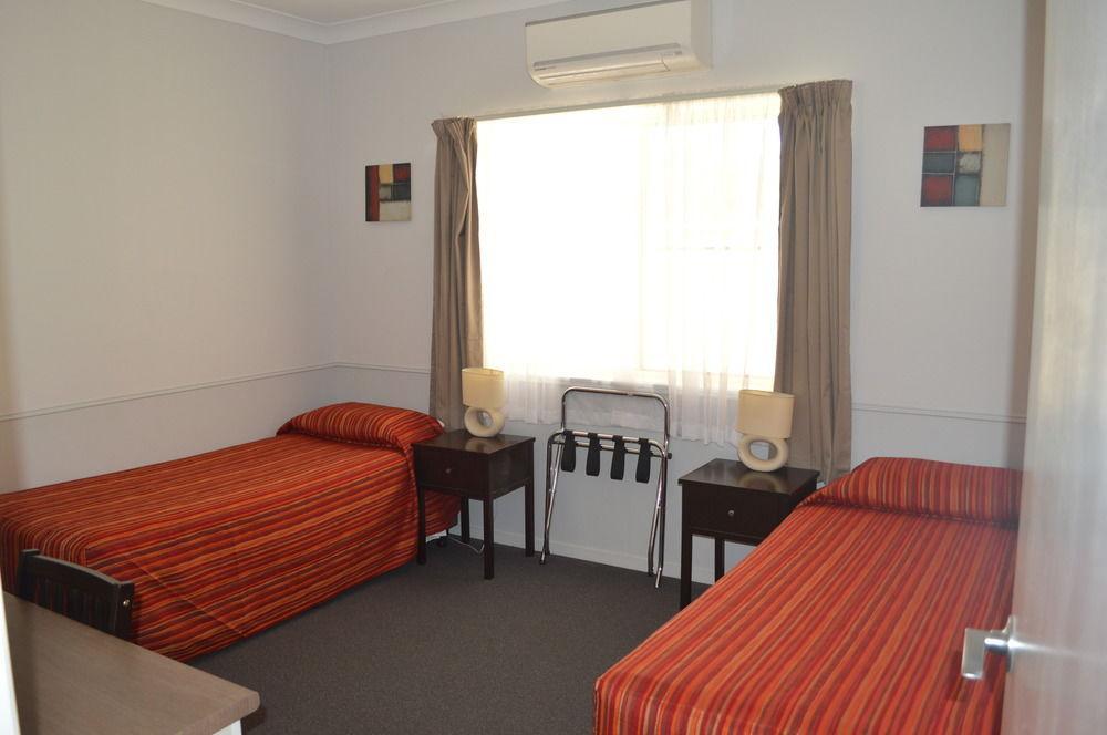Inland Motor Motel 4*