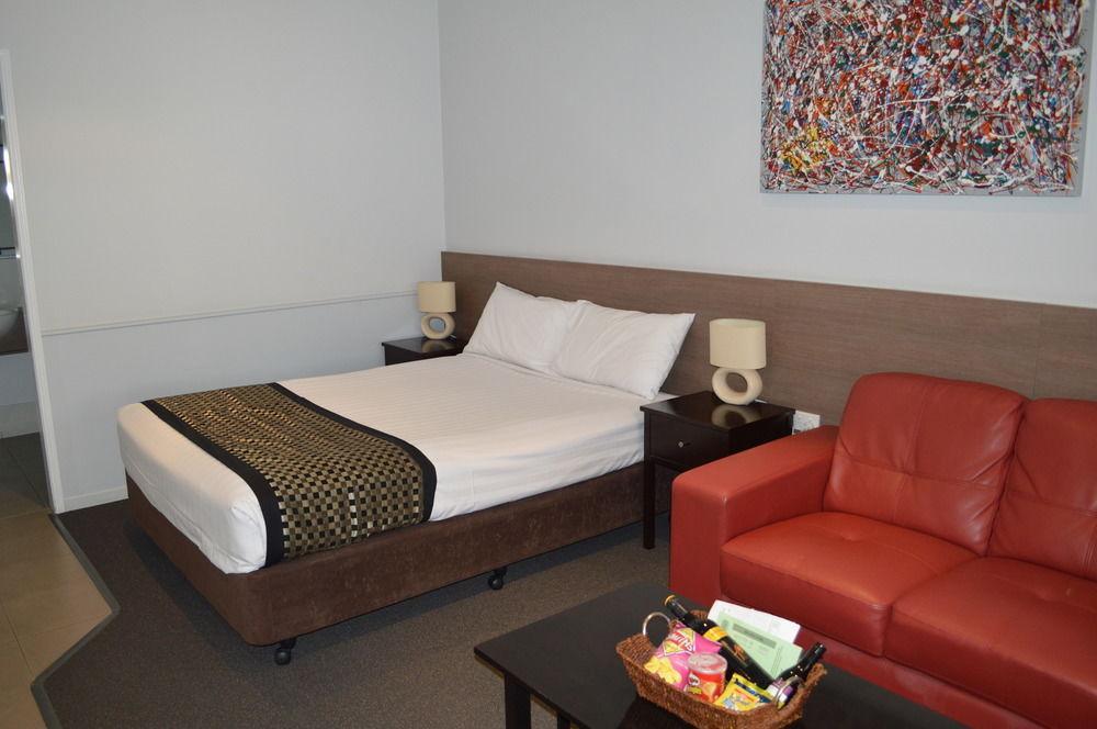 Inland Motor Motel 4*