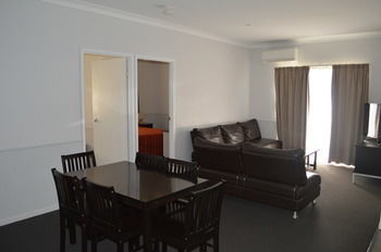 Inland Motor Motel 4*