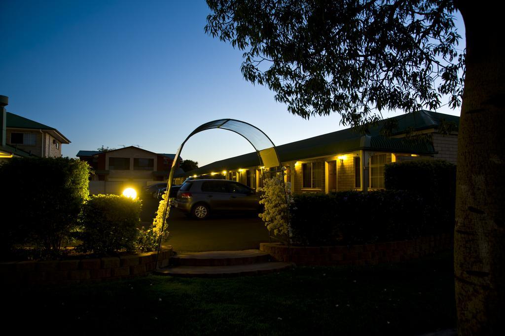 Starlight Motor Hotel 4*