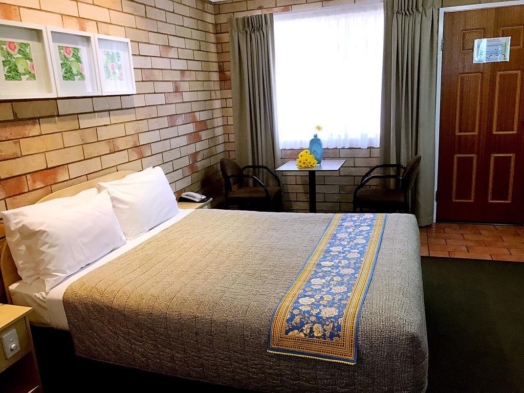 Starlight Motor Hotel 4*