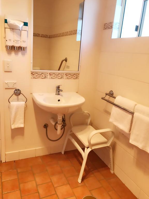 Starlight Motor Hotel 4*