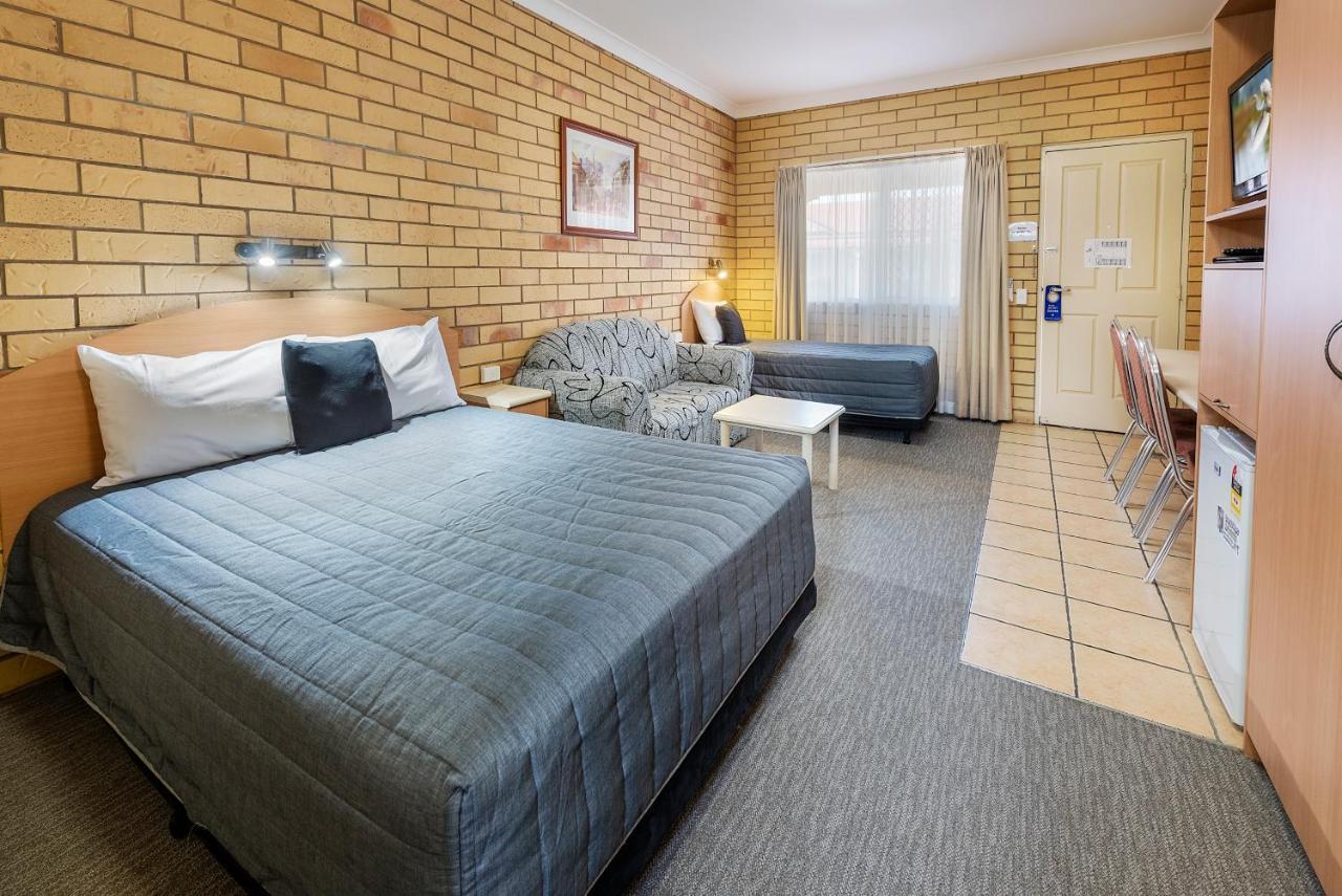 Motel Mid Town Motor 4*