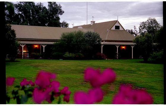 Overlander Homestead Roma