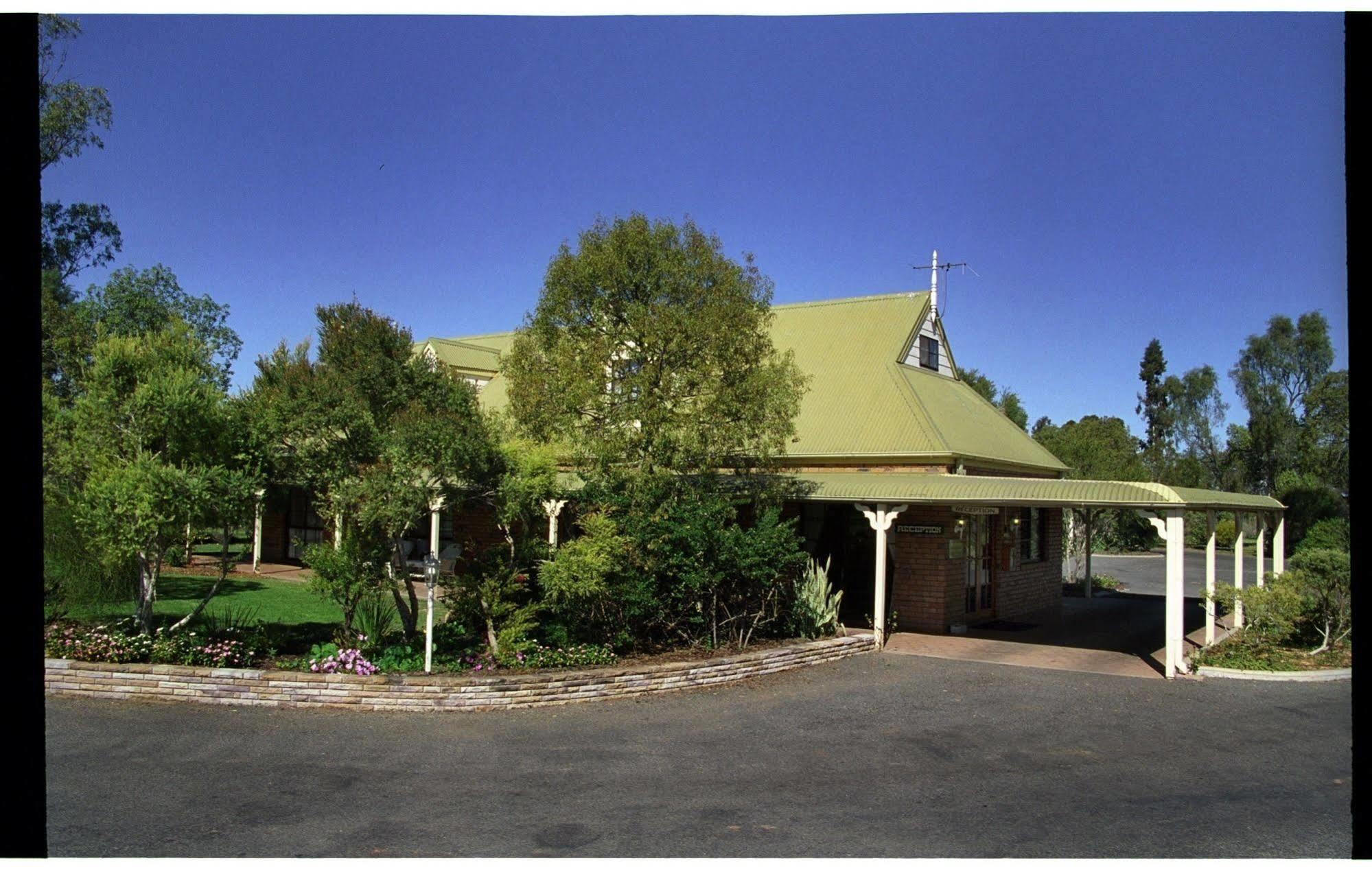 Overlander Homestead Motel 4*