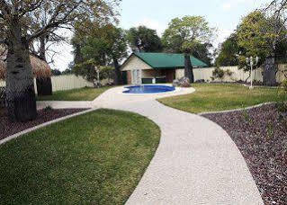 Overlander Homestead Motel Roma