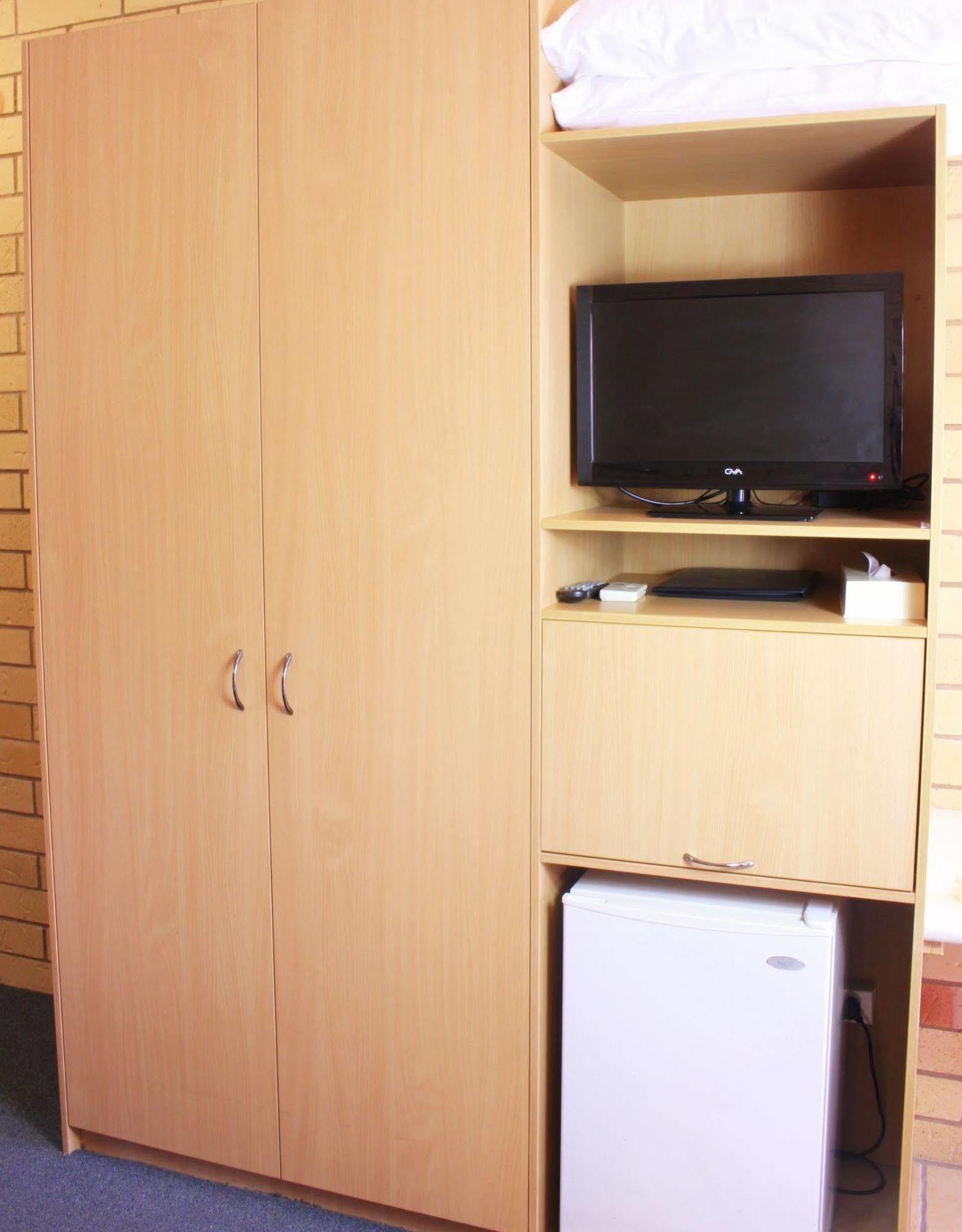 Motel Mid Town Motor 4*