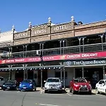 Queens Arms Hotel