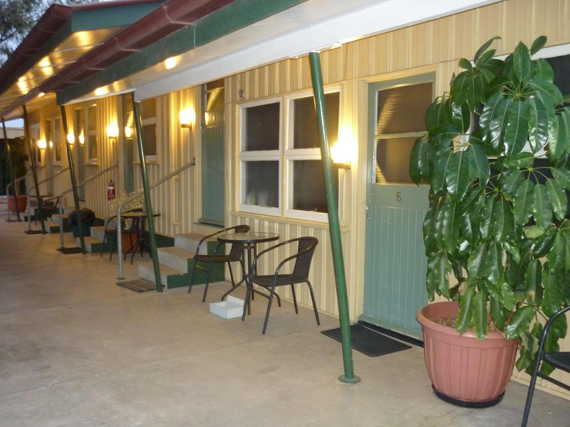 Aussie Tourist Park Motel